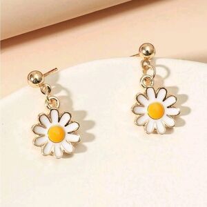 Daisy Drop Earrings 